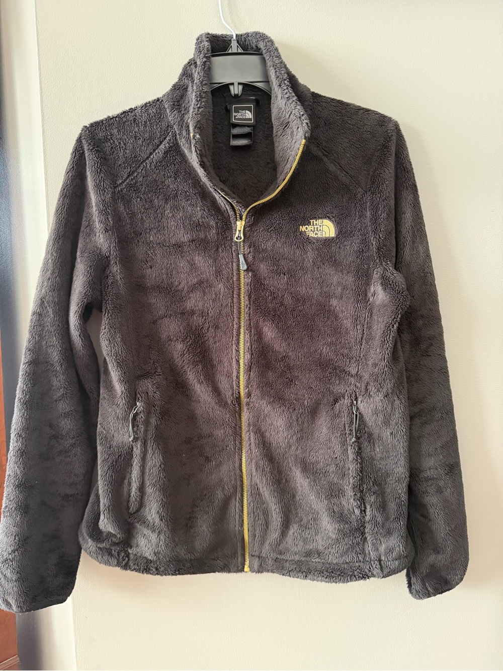 The North Face Women's Plush Fleece Jacket in Black w Gold Accents. Medium